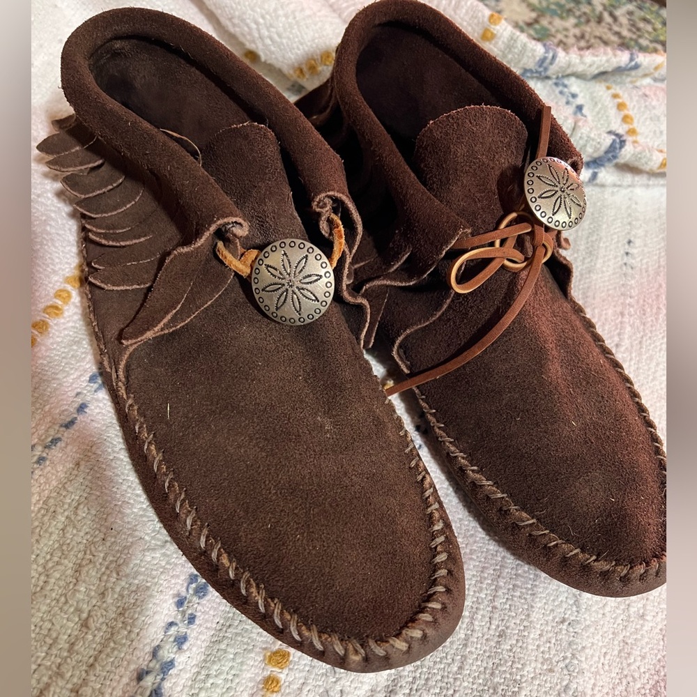 Minnetonka Suede Fringe Moccasins